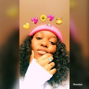 Meet your Posher, Danielle